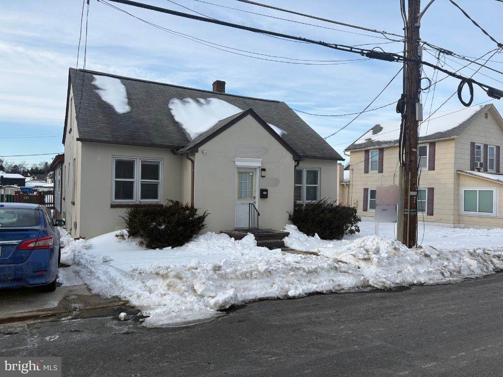 4 Broadway - Photo 1