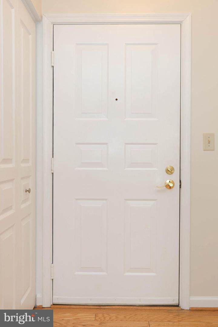 https://bt-photos.global.ssl.fastly.net/brightmls/orig_boomver_2_804499129482-2.jpg