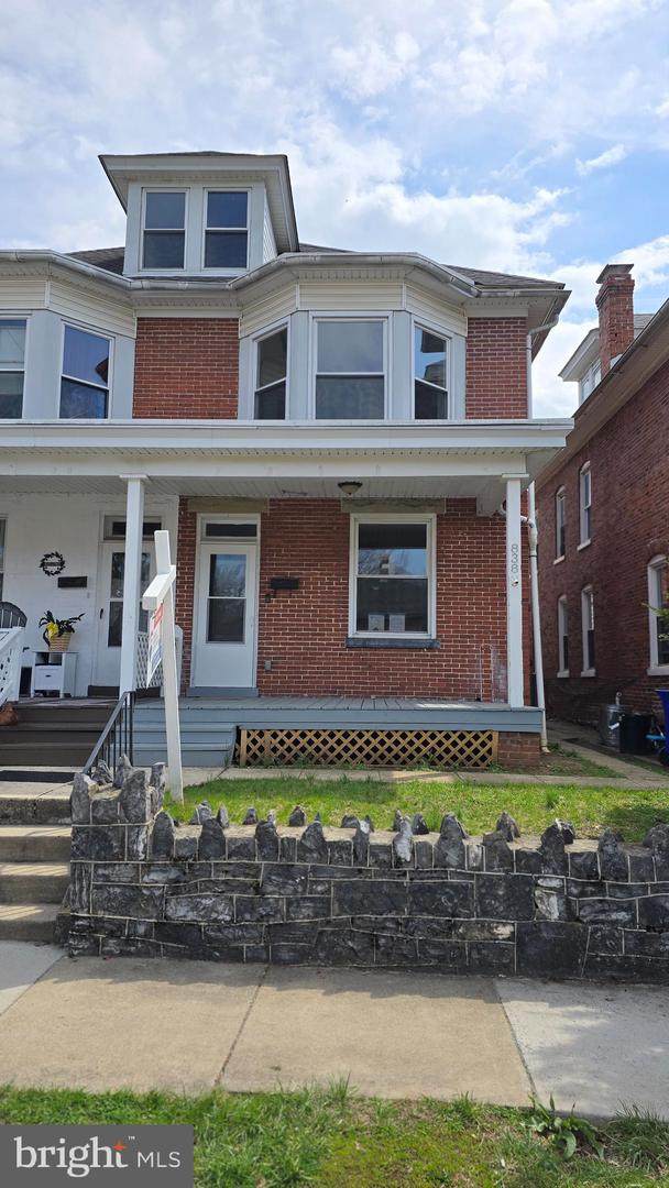 838 Mulberry Avenue - Photo 1