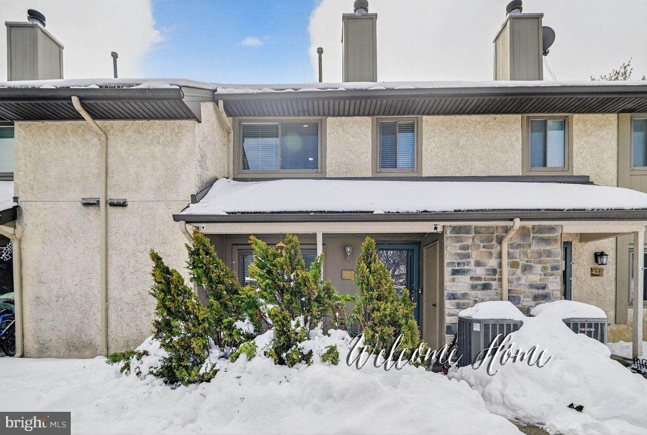 136 Hampshire Drive - Photo 1