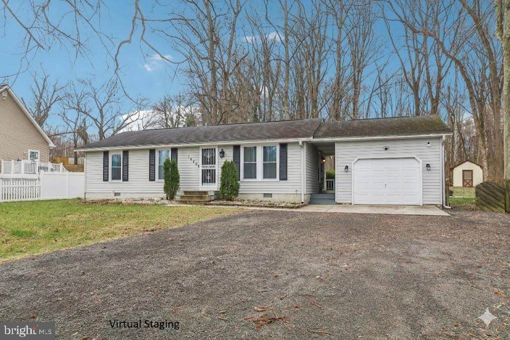 1605 Airport Lane - Photo 1