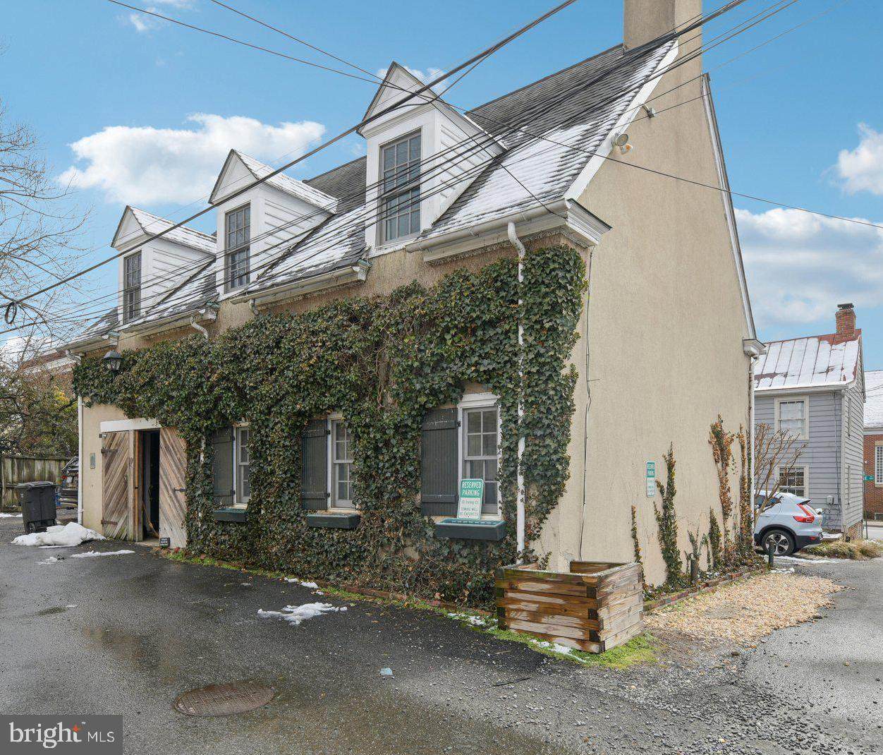 10 Irving Court - Photo 1