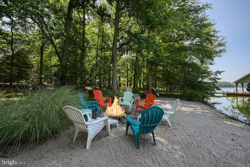 https://bt-photos.global.ssl.fastly.net/brightmls/orig_boomver_2_804585141710-2.jpg