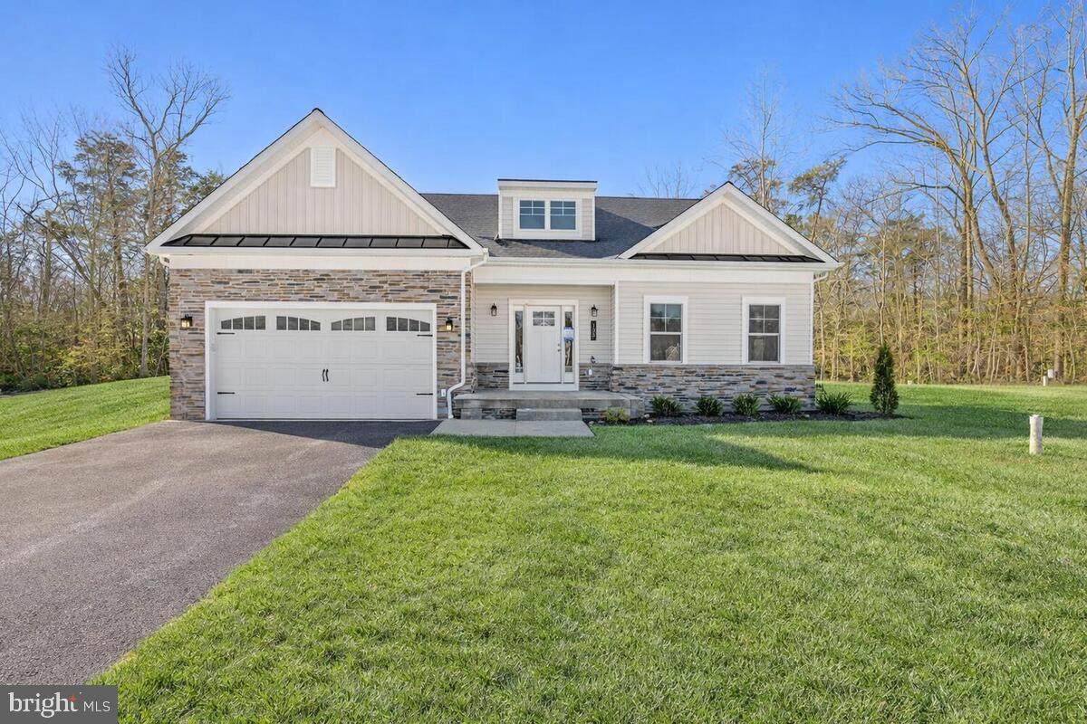 313 Columbia Lane - Photo 1