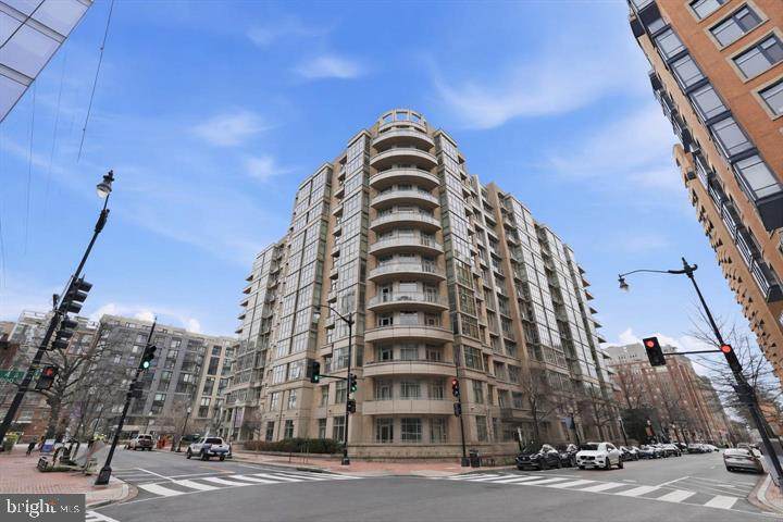 811 4TH Street - Photo 1