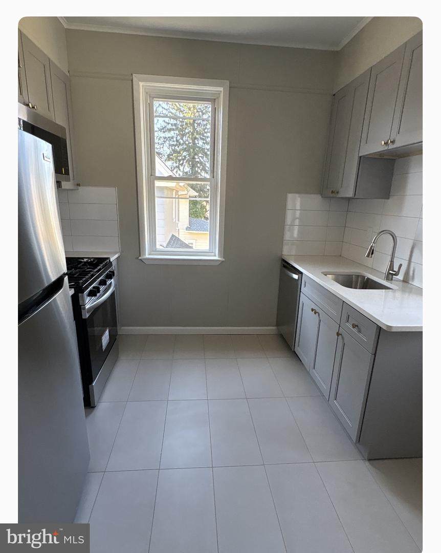 109 Union Avenue - Photo 1