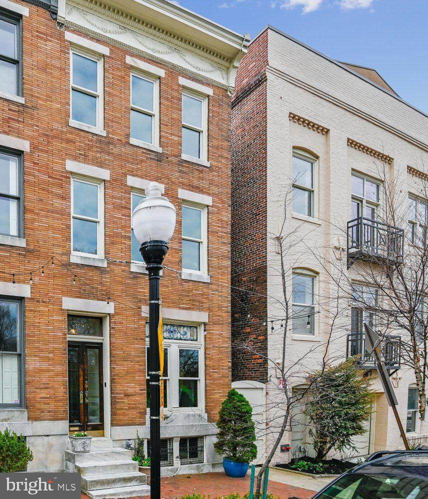 335 Warren Avenue - Photo 1