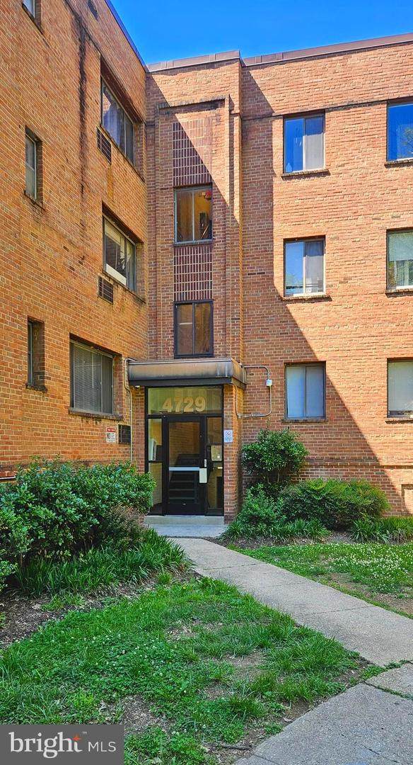 4729 1ST Street - Photo 1