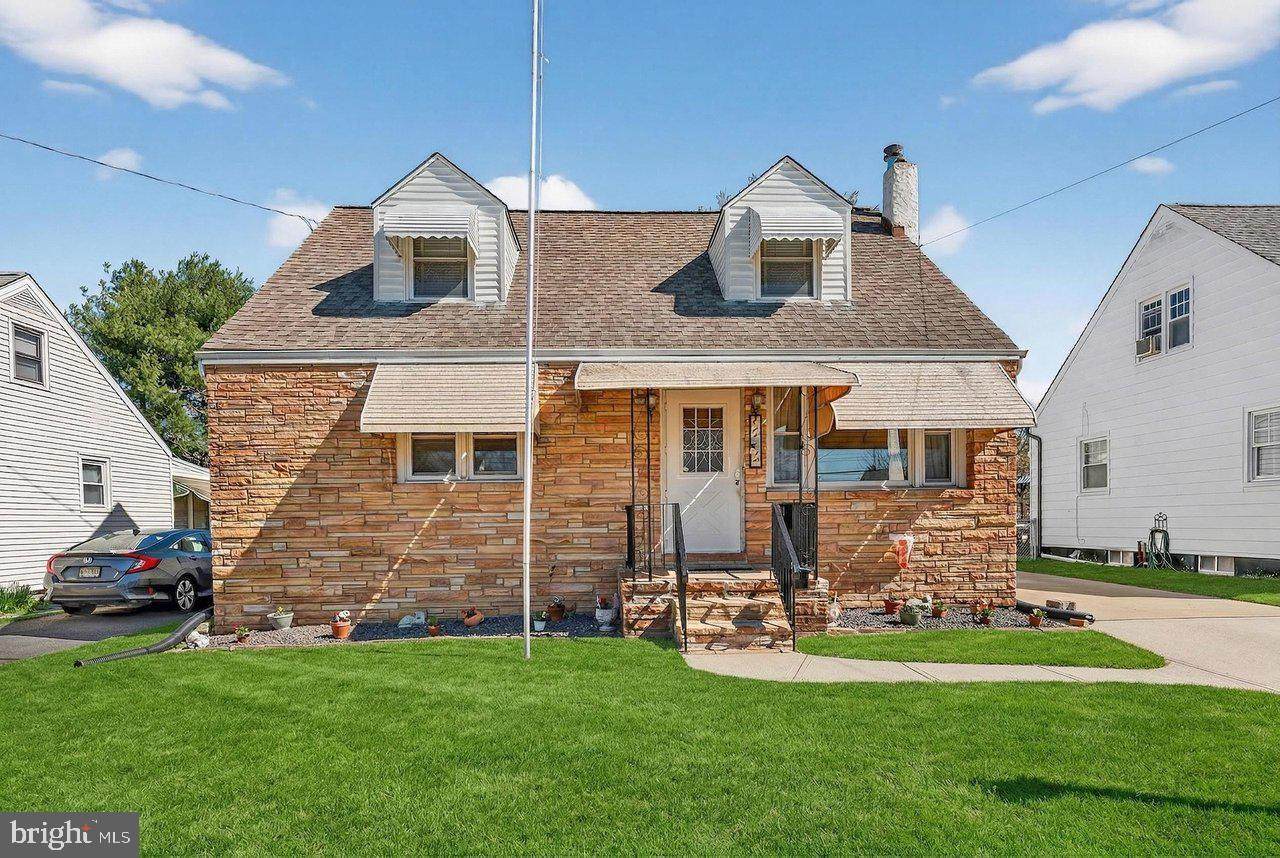 2062 Kinter Avenue - Photo 1