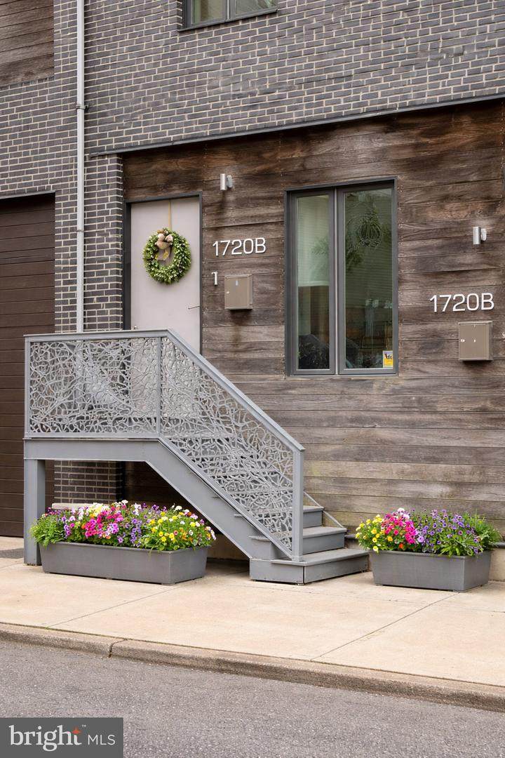 1720 Folsom Street - Photo 1
