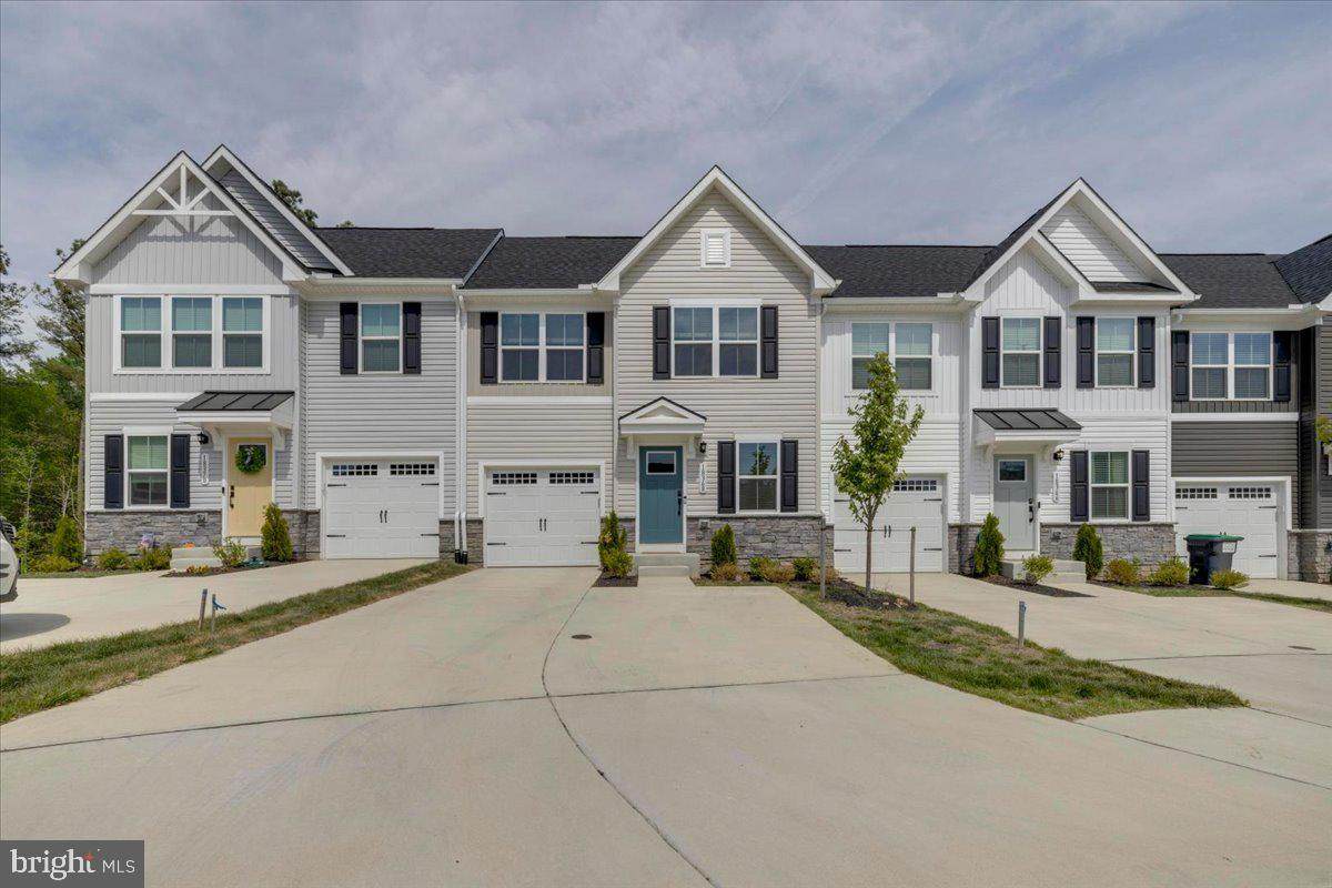 18368 Centennial Circle - Photo 1