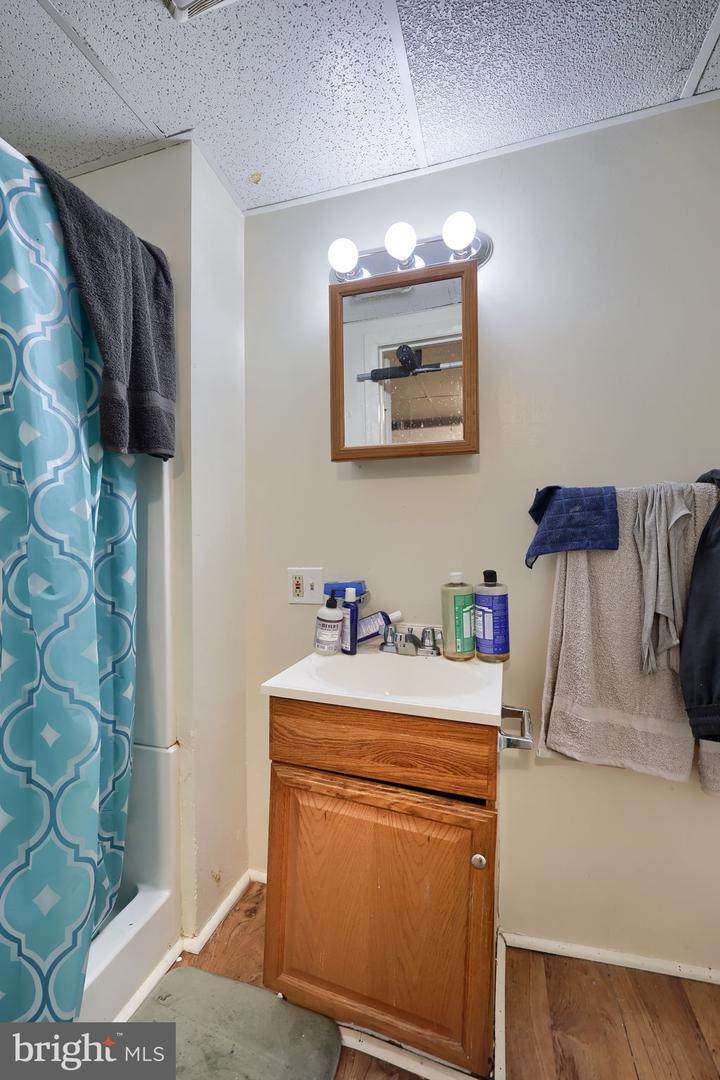 https://bt-photos.global.ssl.fastly.net/brightmls/1280_boomver_2_804738458038-2.jpg