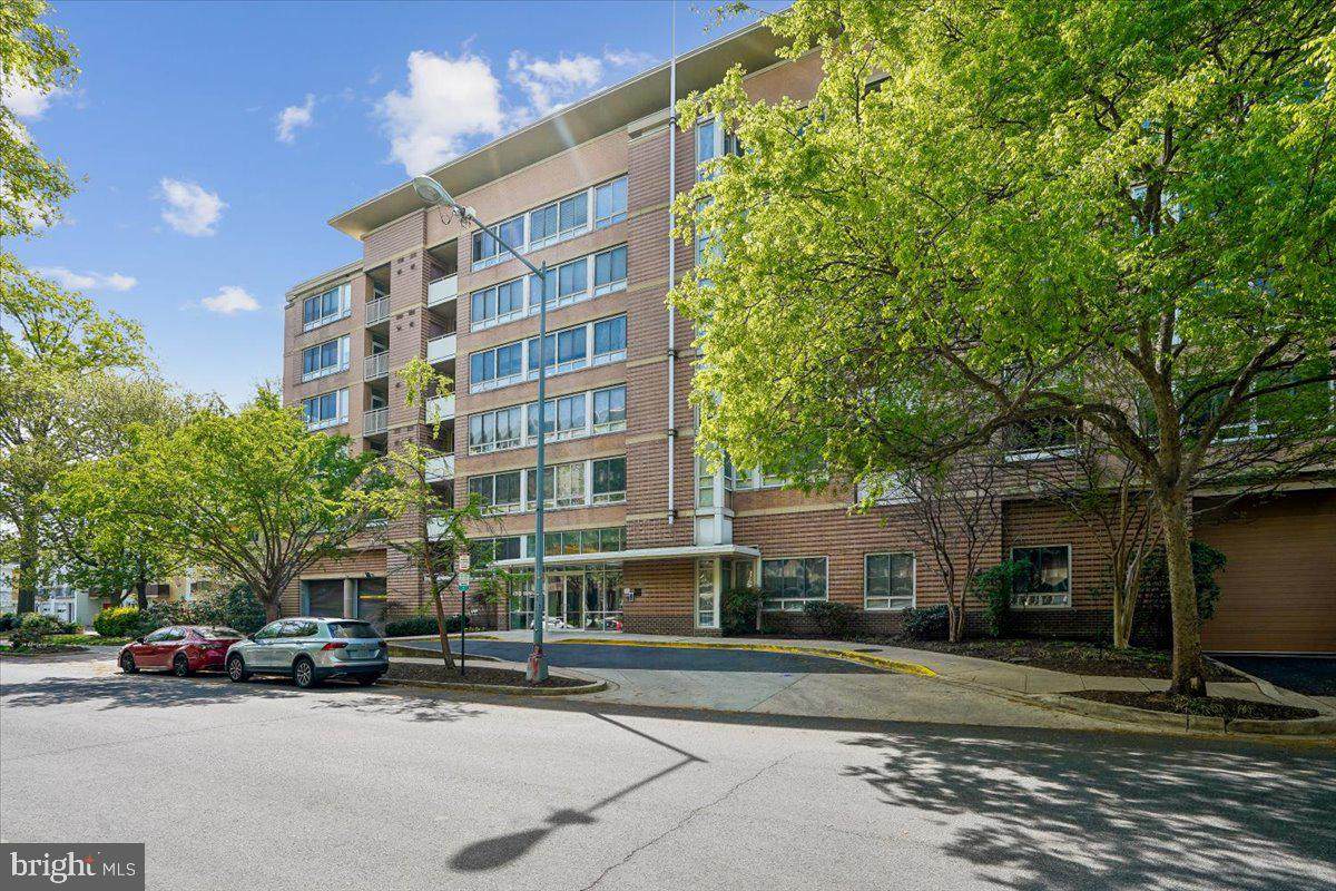 350 G Street - Photo 1