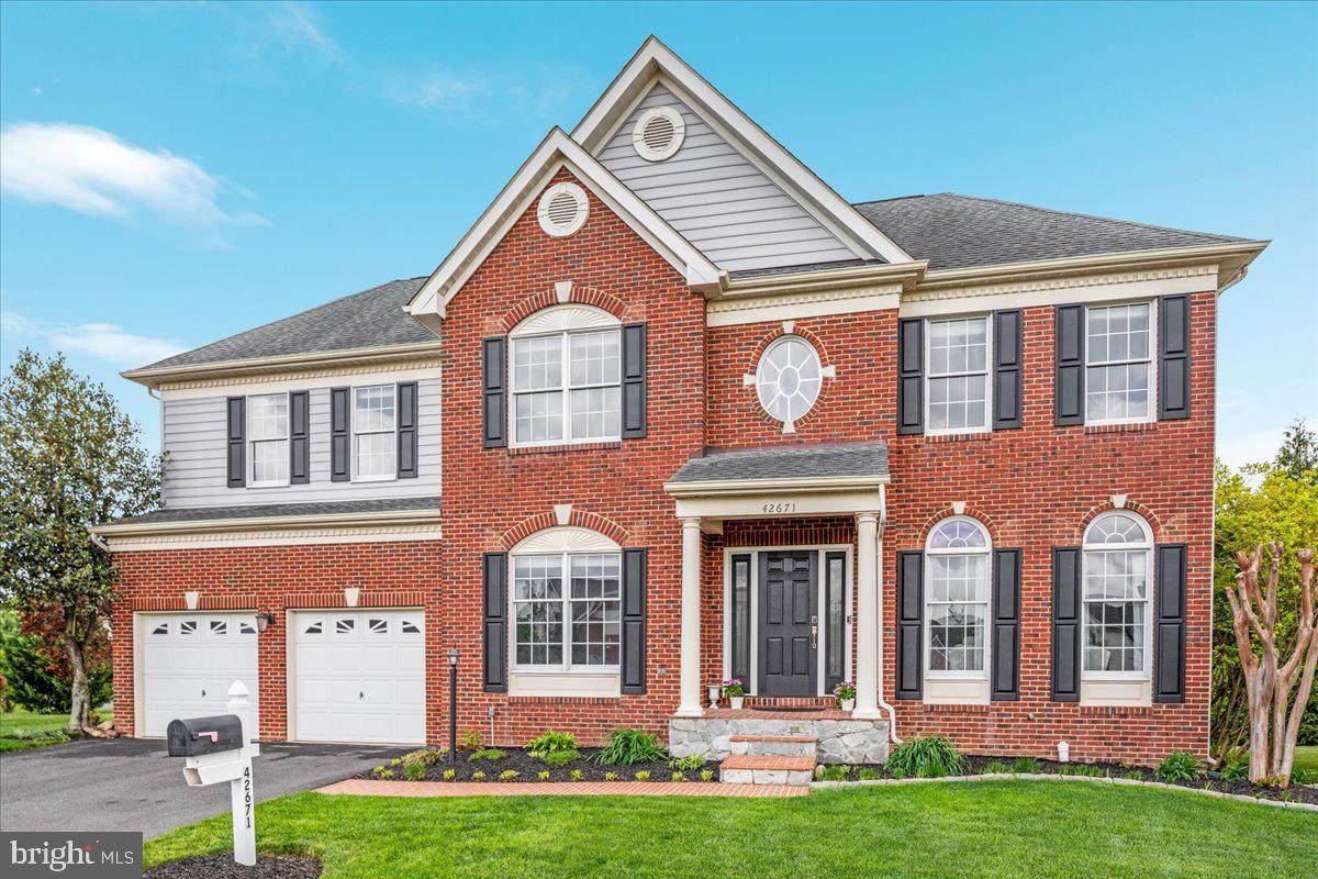 42671 Leaflet Lane - Photo 1
