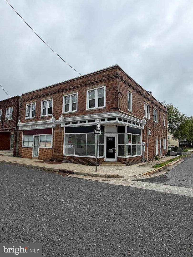 915-917 Delaware Street - Photo 1