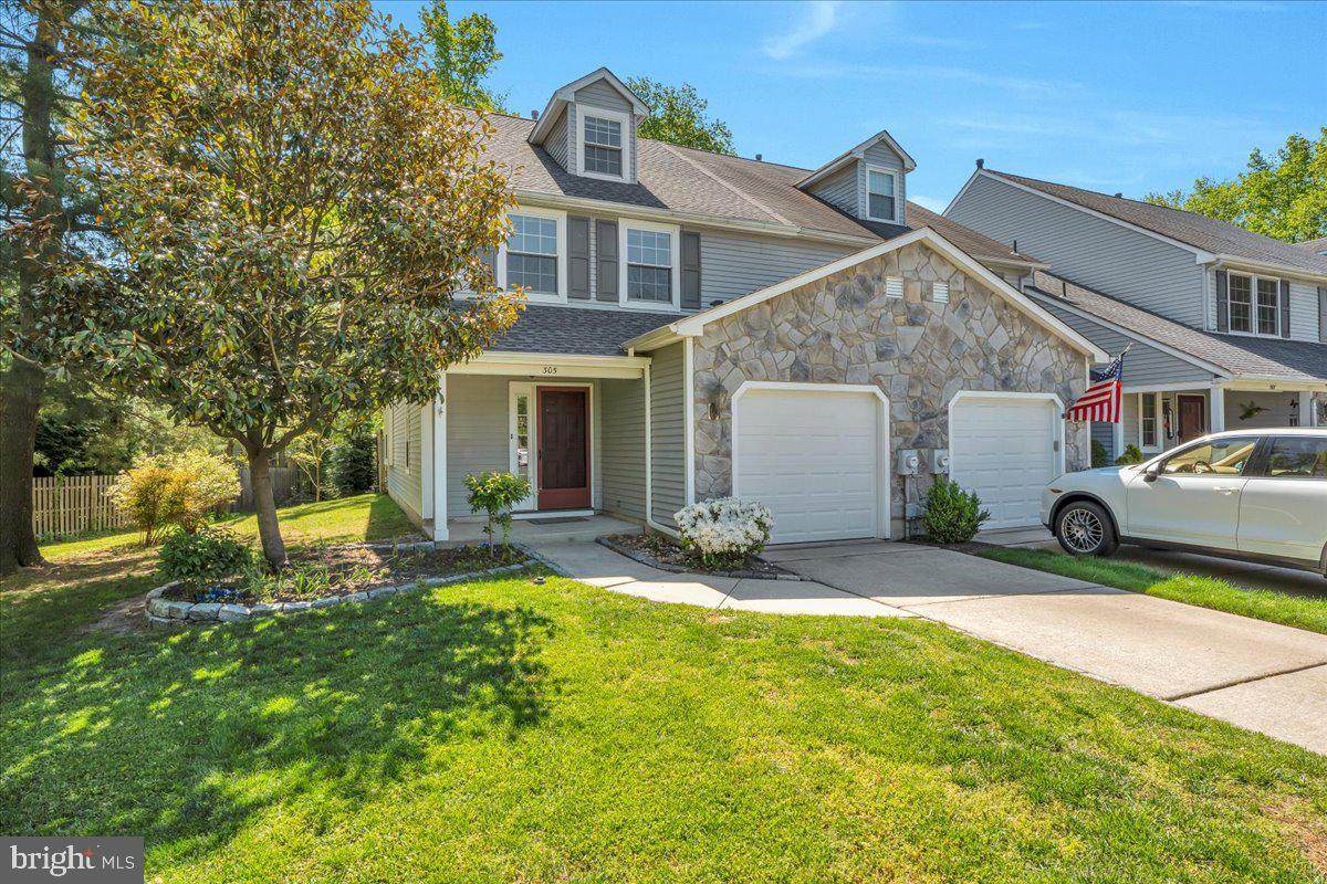 305 Hazelwood Lane - Photo 1
