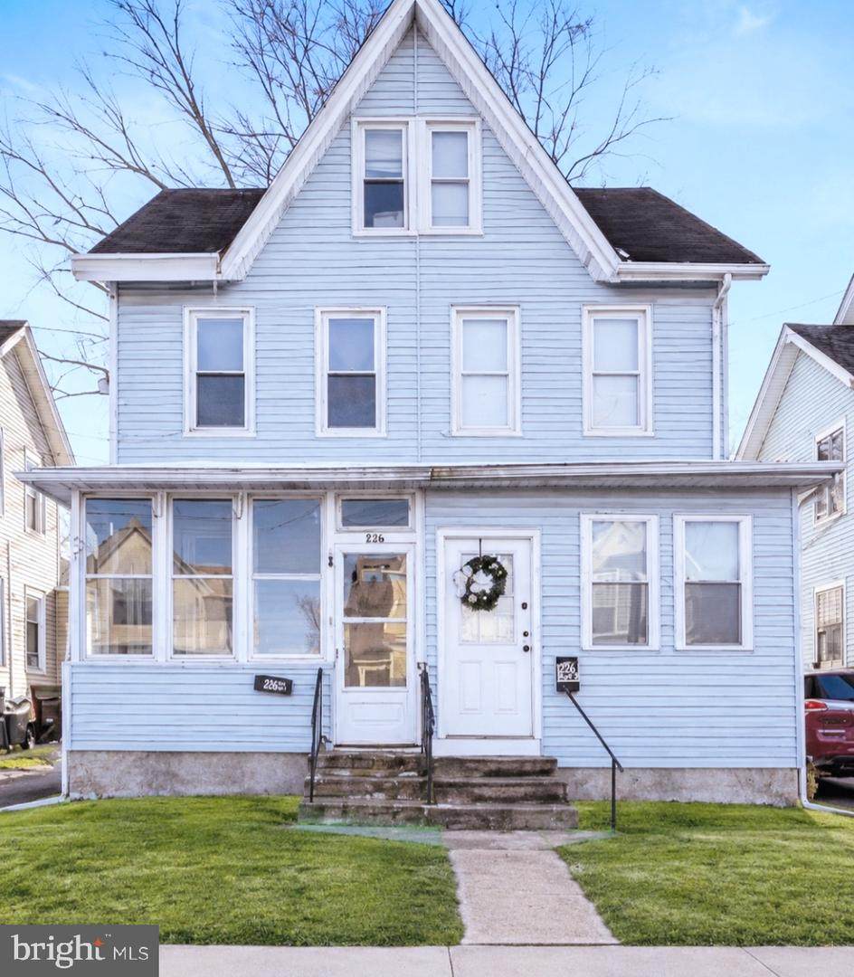 236 Kossuth Street - Photo 1