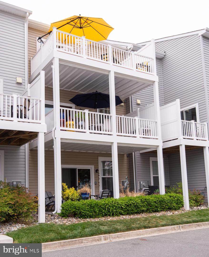 416 Seaway Court - Photo 1