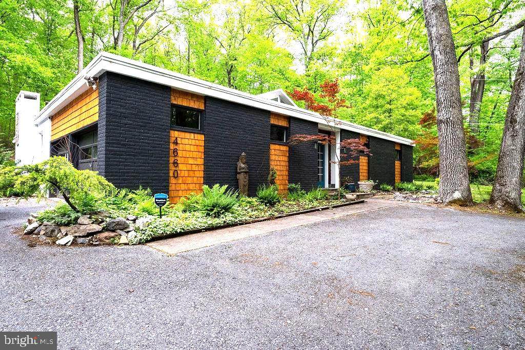 4660 Oley Turnpike Road - Photo 1