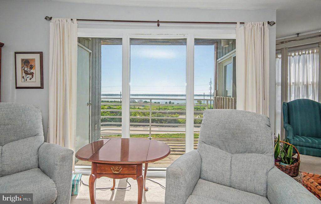 5215 Le Parc Drive - Photo 1