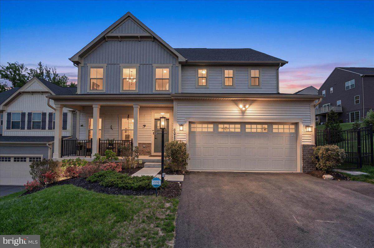 6915 Mandalong Way - Photo 1