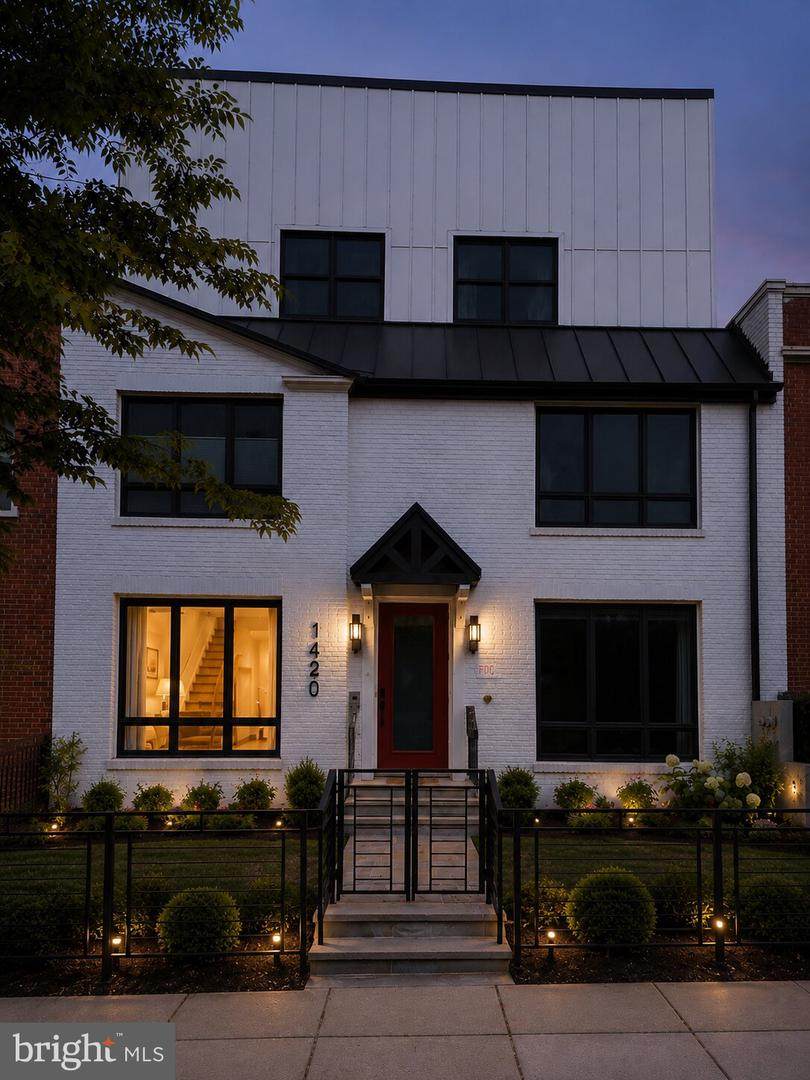 1420 Staples Street - Photo 1