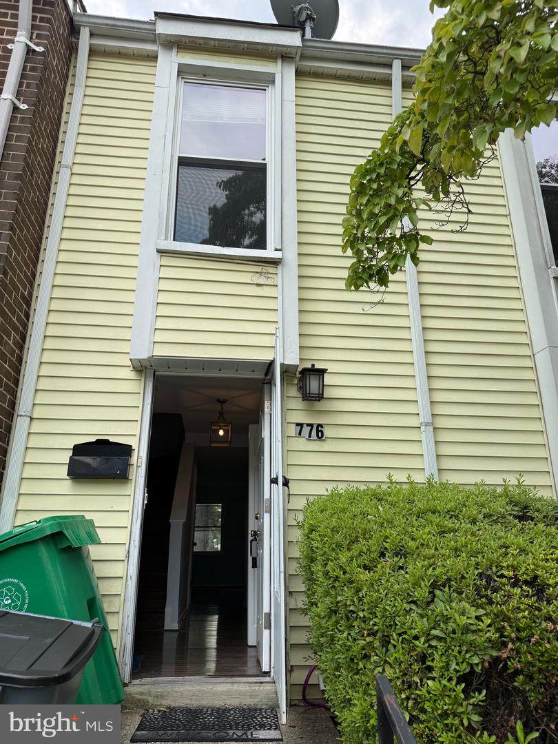 776 Side Drive - Photo 1