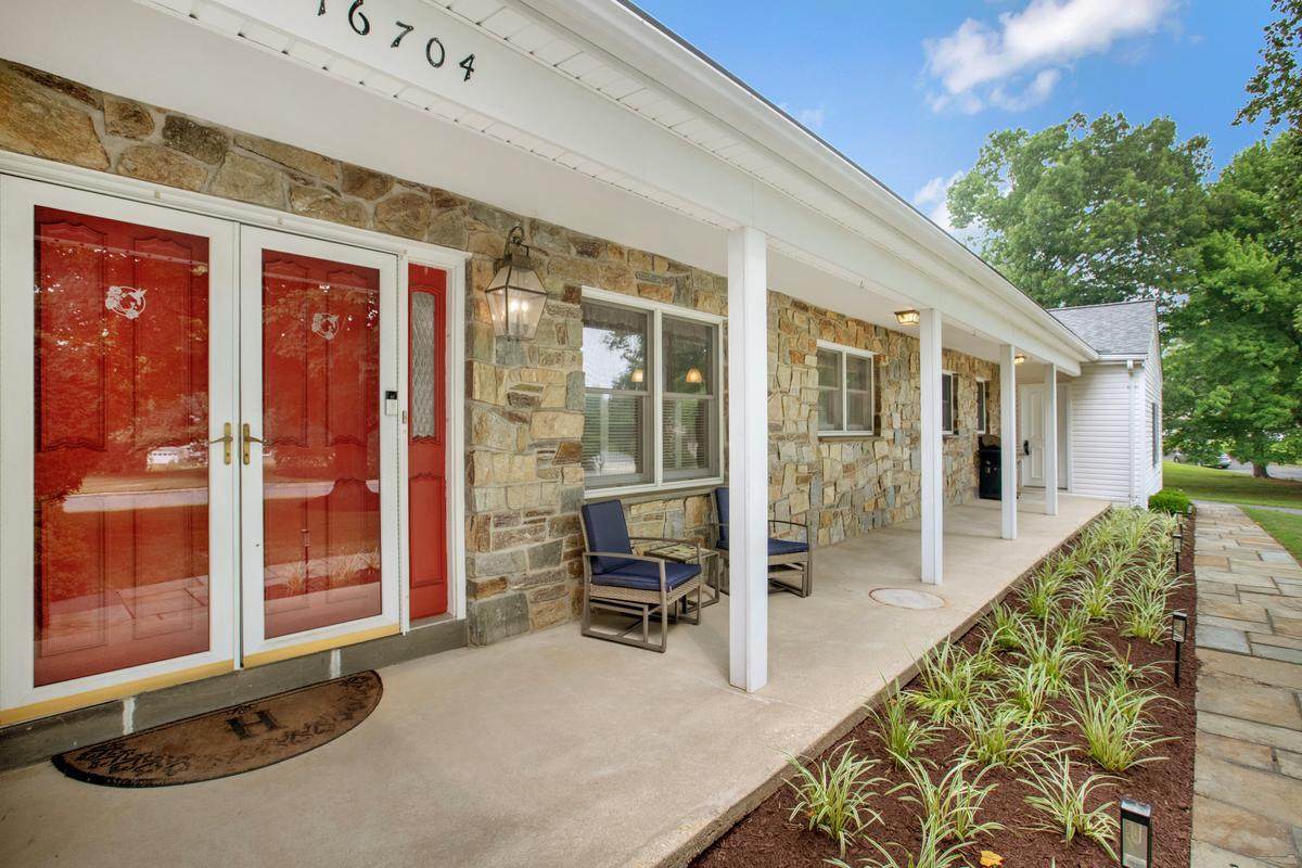 16704 Goldsborough Avenue - Photo 1