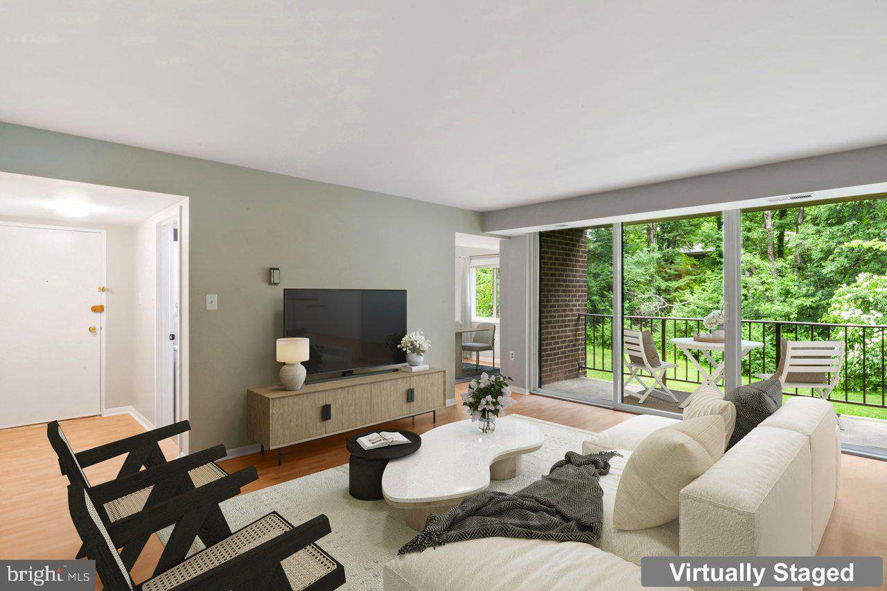 1422 Northgate Square - Photo 1