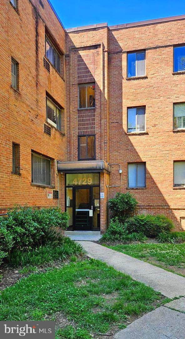 4729 1ST Street - Photo 1