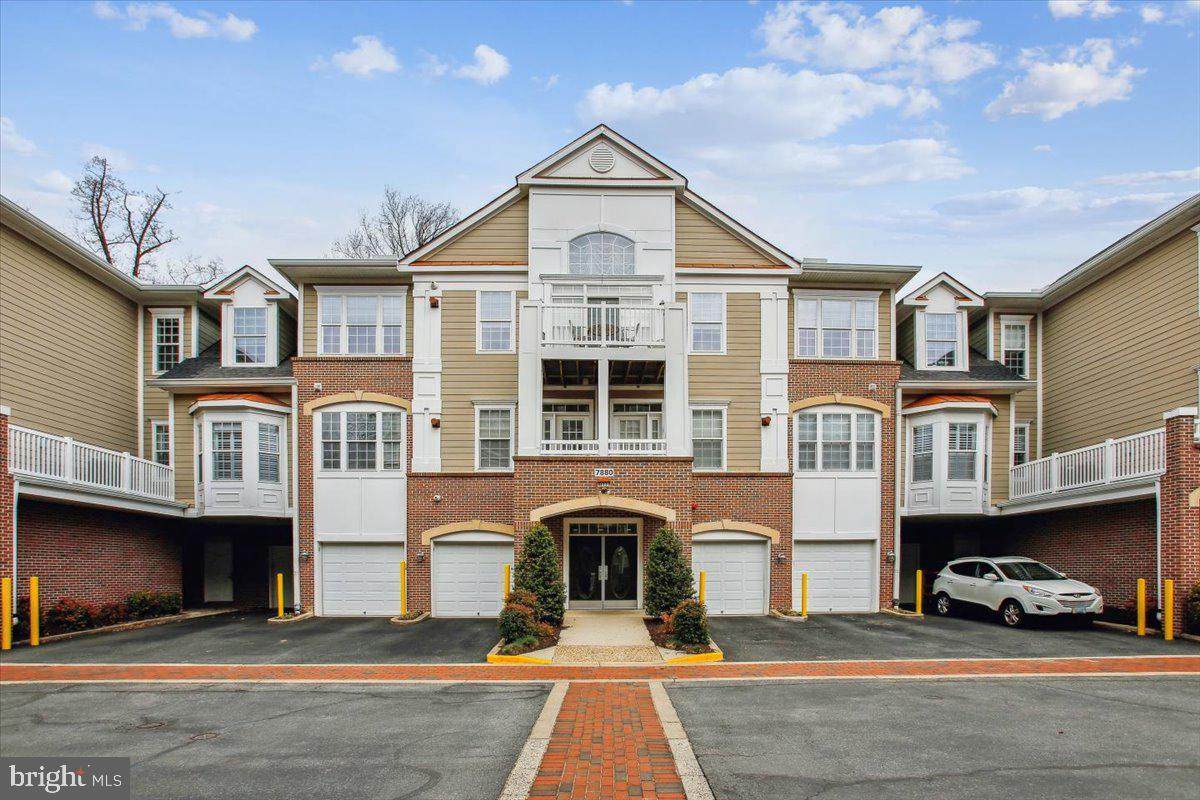 7880 Rolling Woods Court - Photo 1