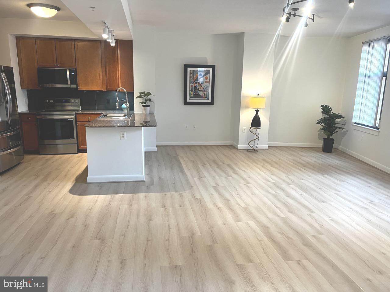 400 Massachusetts Avenue - Photo 1