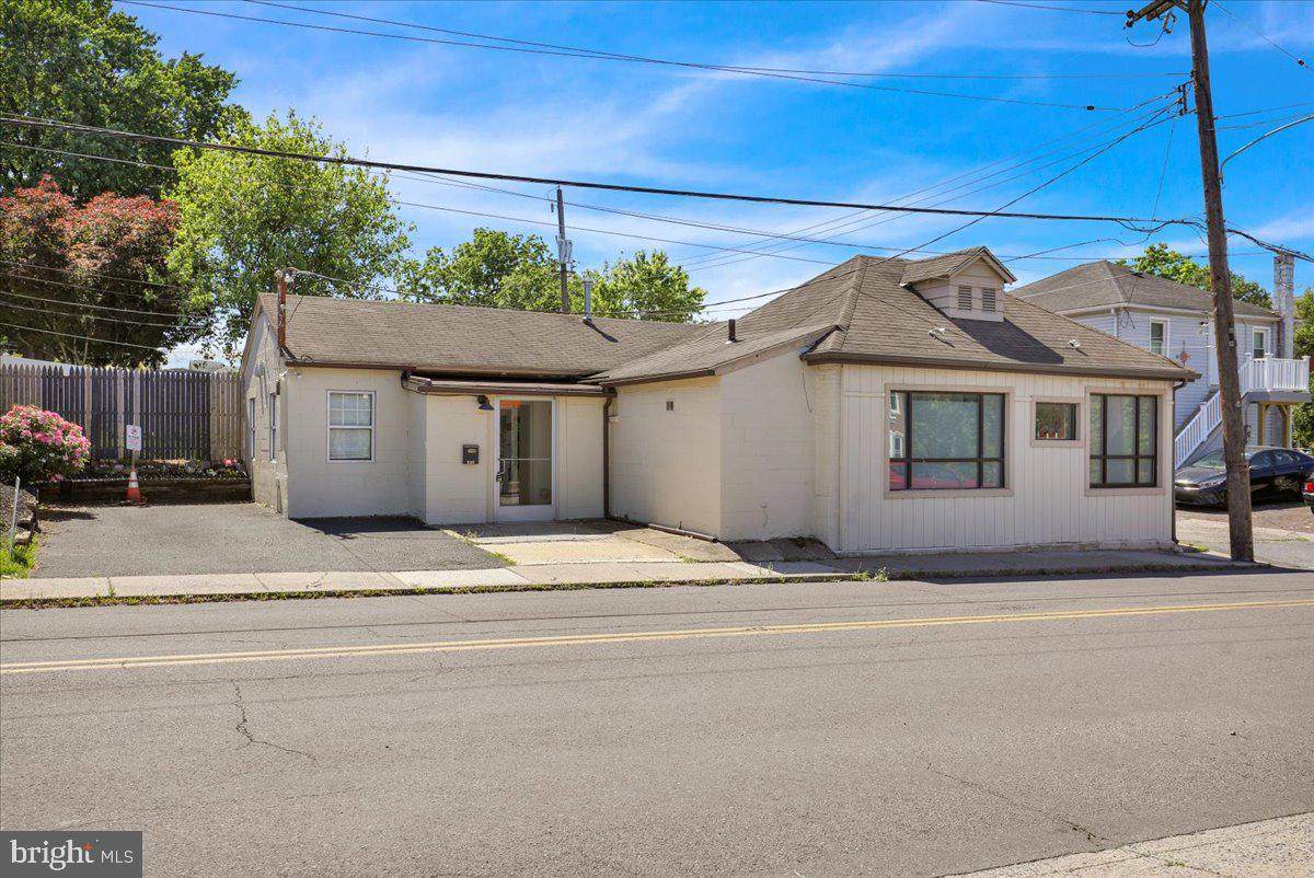 318 State Street - Photo 1