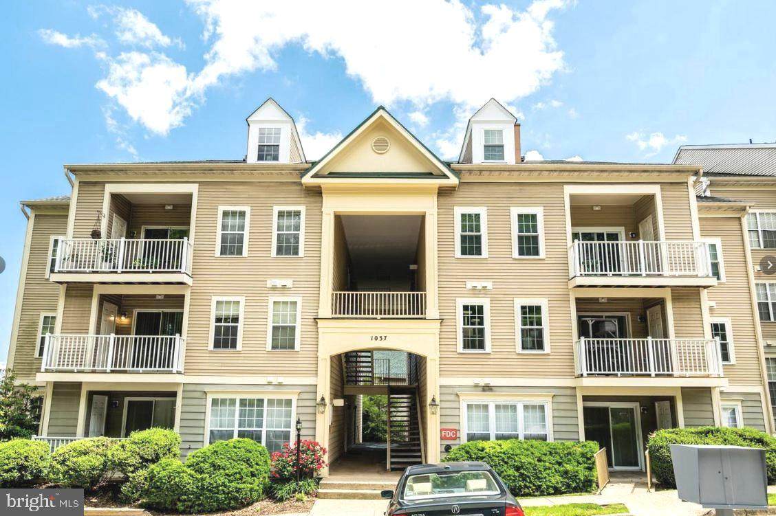 1037 Gardenview Loop - Photo 1