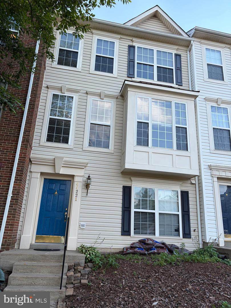44221 Suscon Square - Photo 1