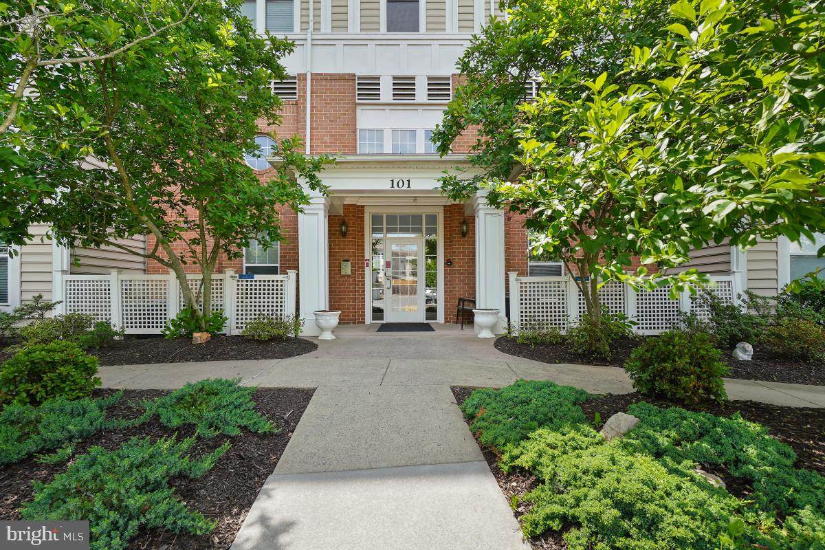 101 Watkins Pond Boulevard - Photo 1