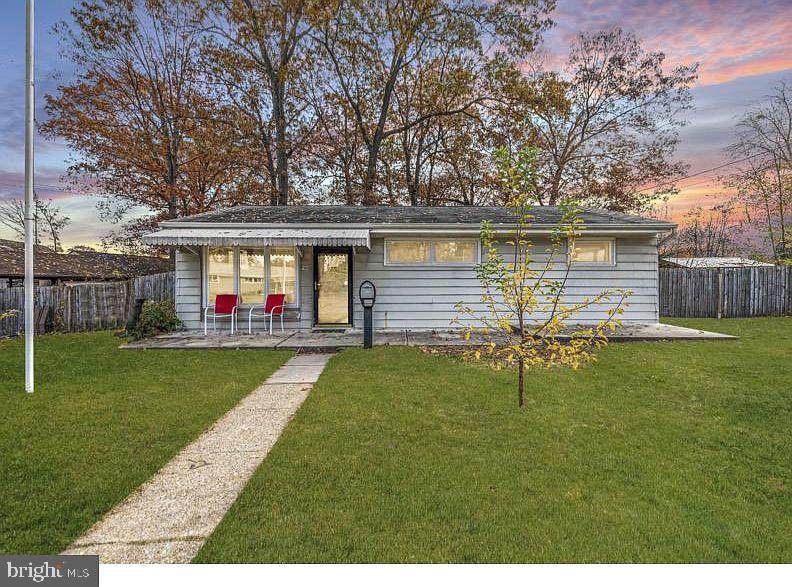 1103 Somerset Drive - Photo 1