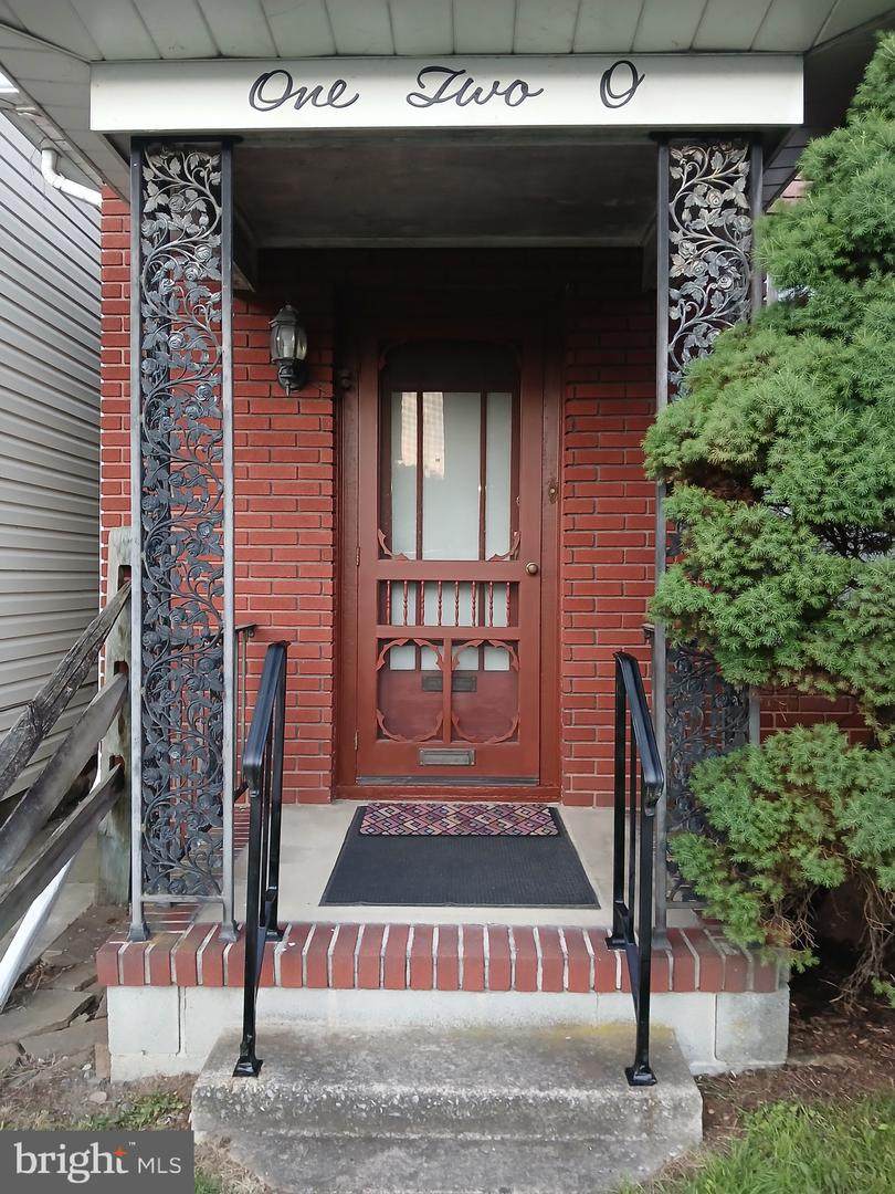 120 Shaw Avenue - Photo 1
