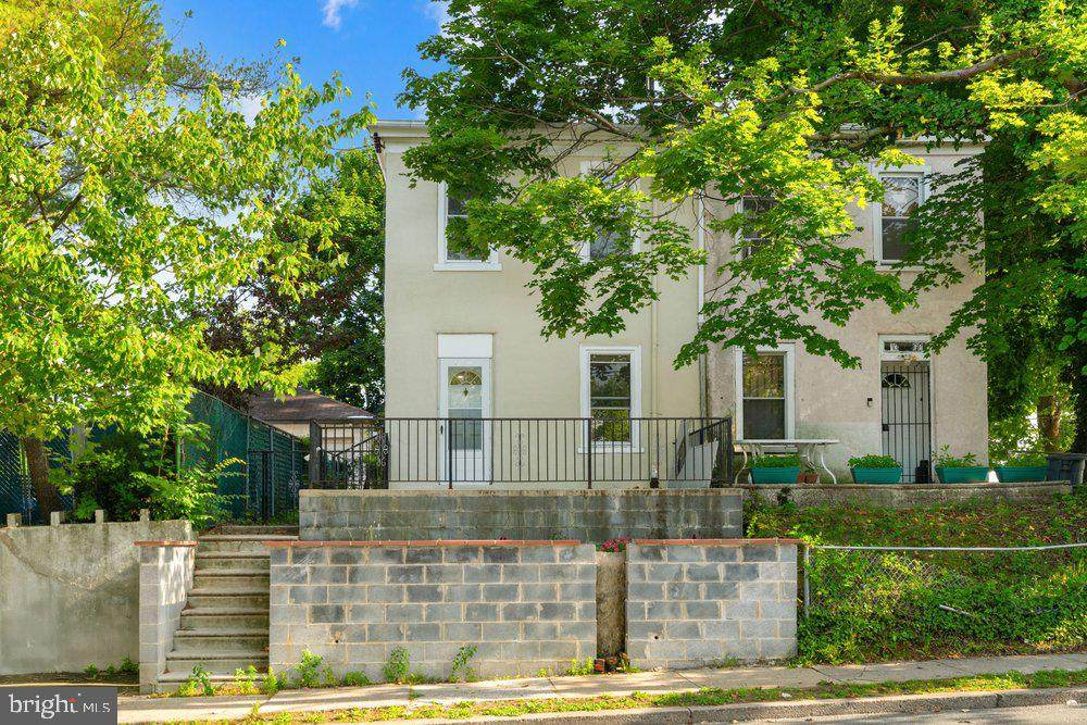 1364 Spencer Street - Photo 1
