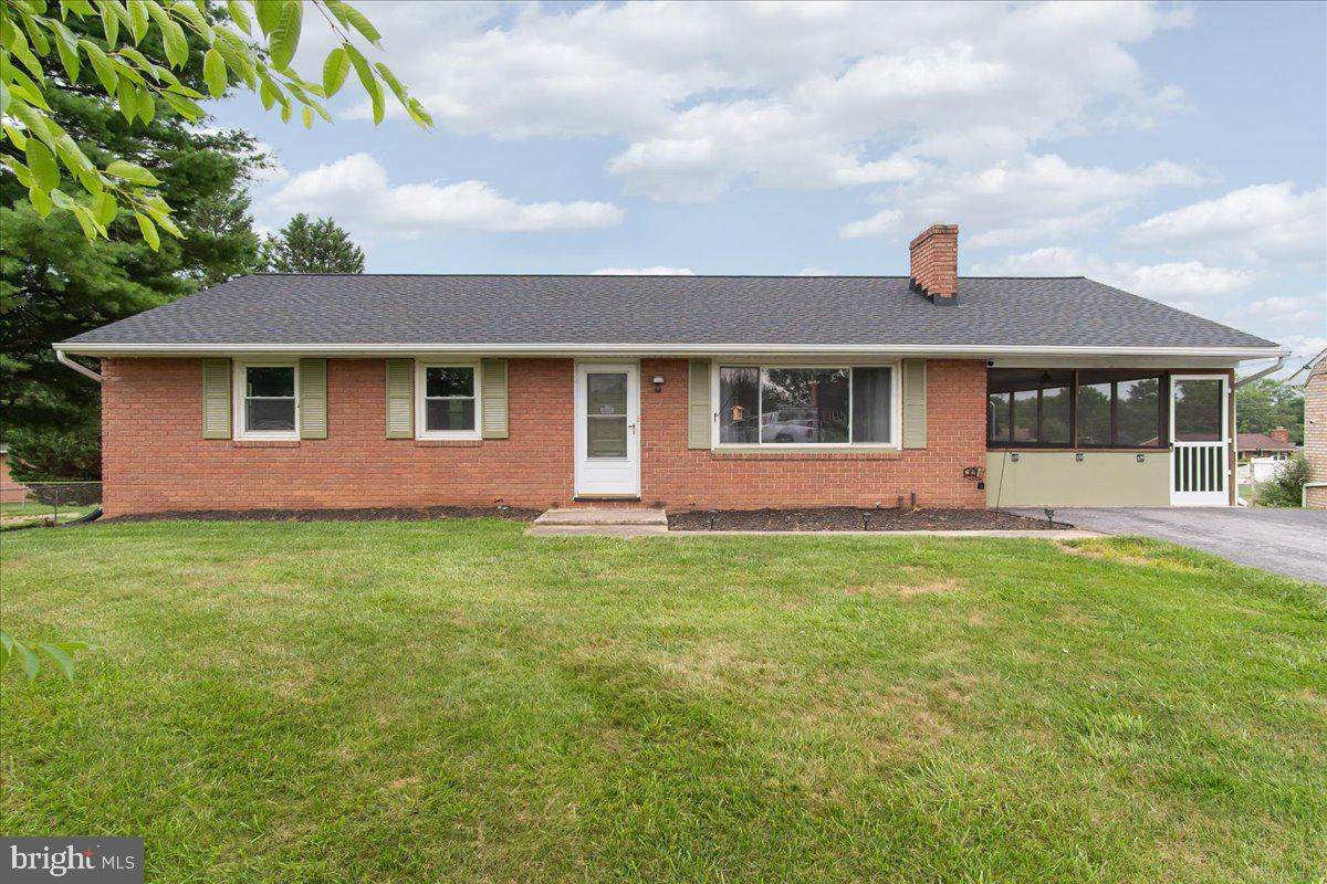 10602 Oaktree Circle - Photo 1