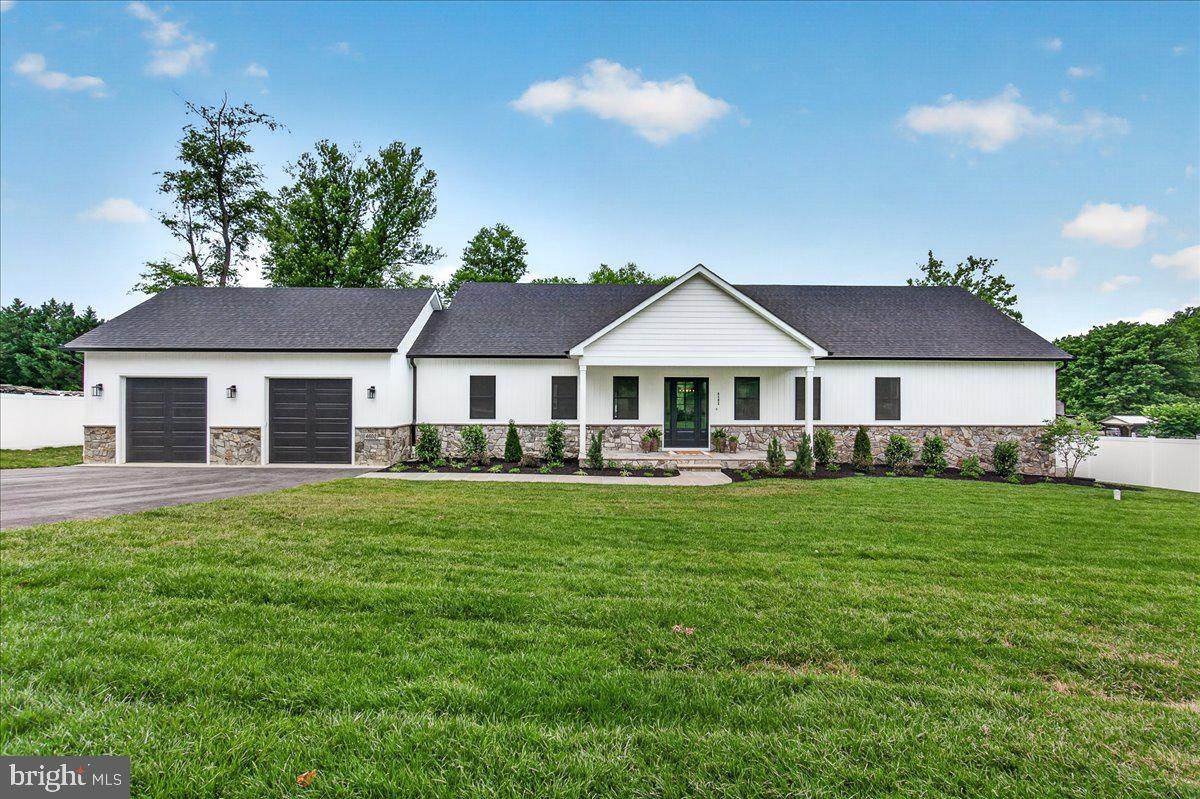4602 Urbana Pike - Photo 1
