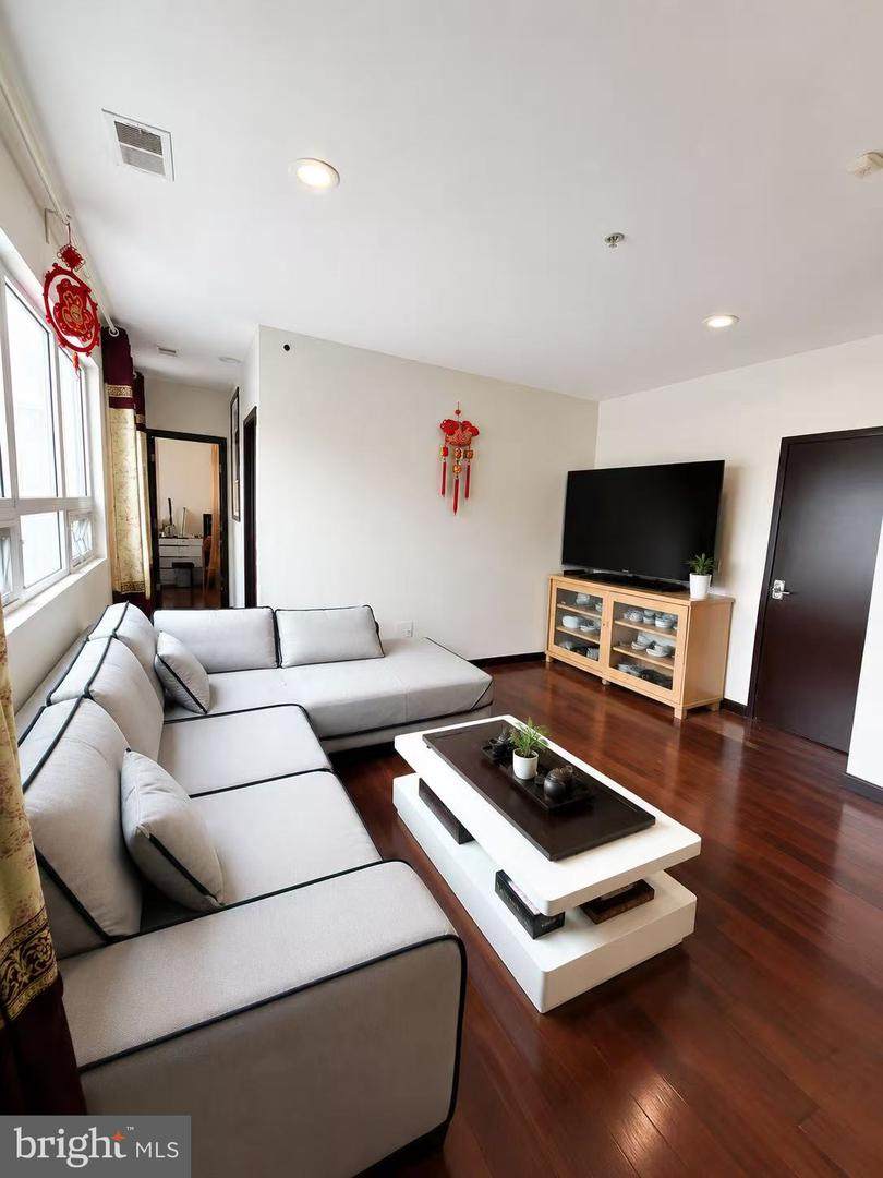 211 Camac Street - Photo 1