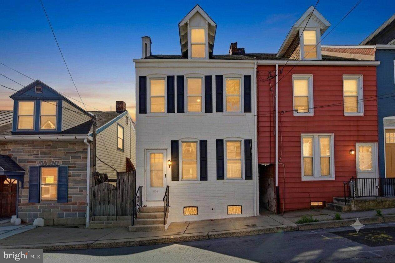 624 Poplar Street - Photo 1