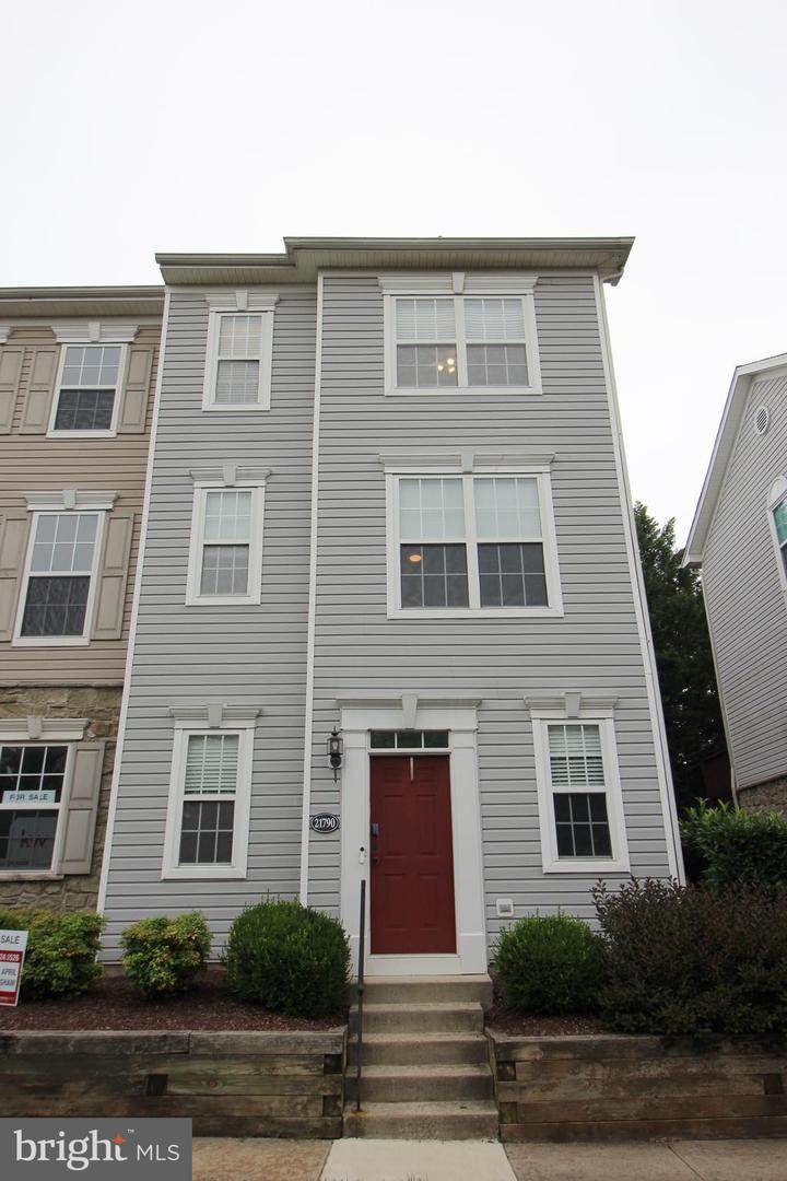 21790 Jarvis Square - Photo 1
