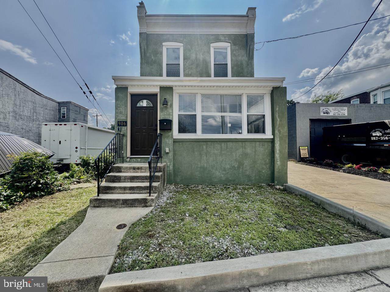 906 Cedar Avenue - Photo 1