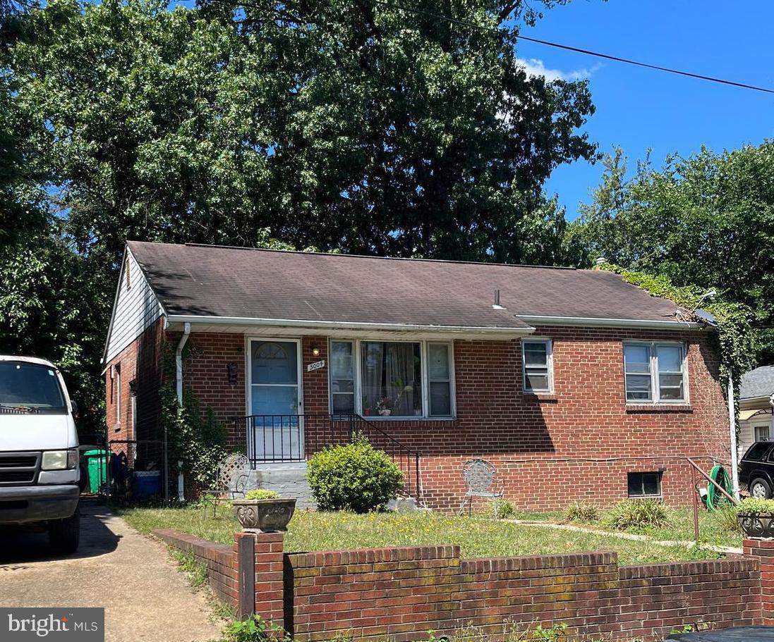 5004 59TH Avenue - Photo 1