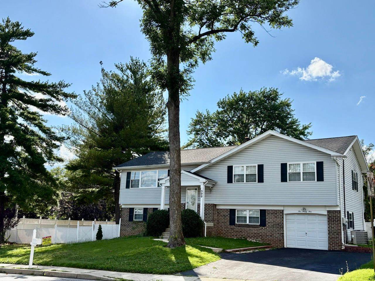 599 Elliott Drive - Photo 1