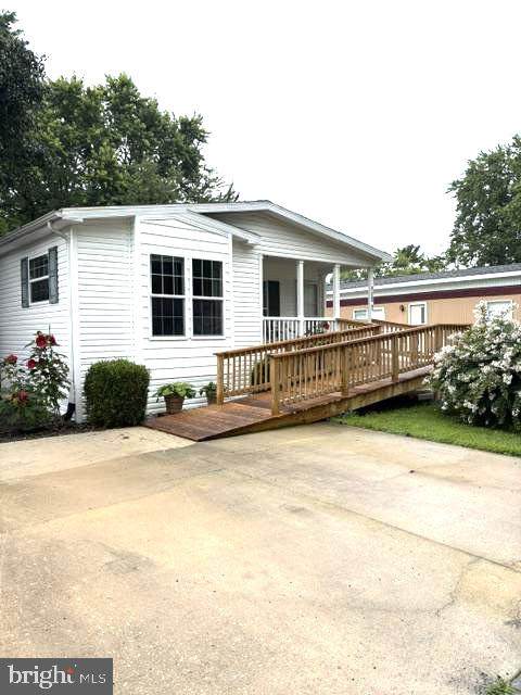 https://bt-photos.global.ssl.fastly.net/brightmls/orig_boomver_2_805200127240-2.jpg