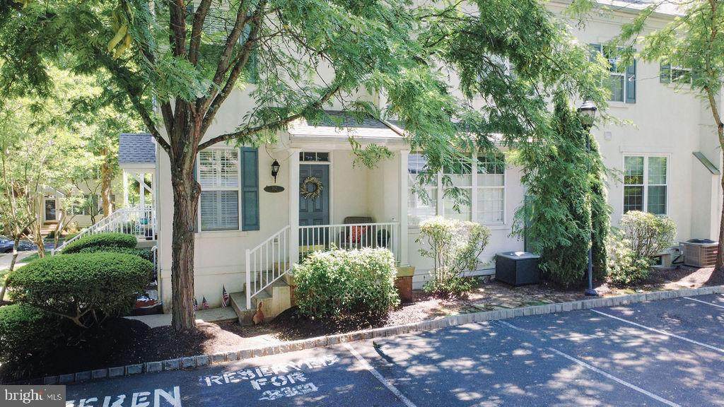 312 Lantern Dr - Photo 1