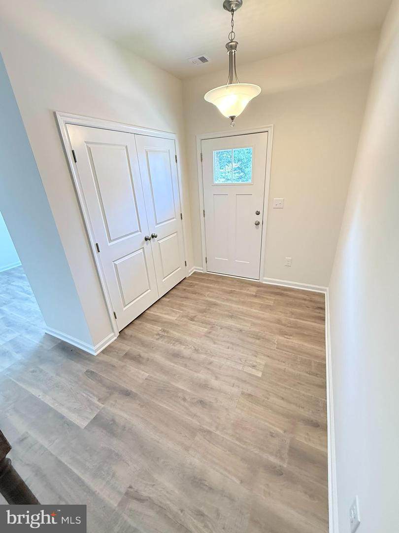 https://bt-photos.global.ssl.fastly.net/brightmls/orig_boomver_2_805218966112-2.jpg